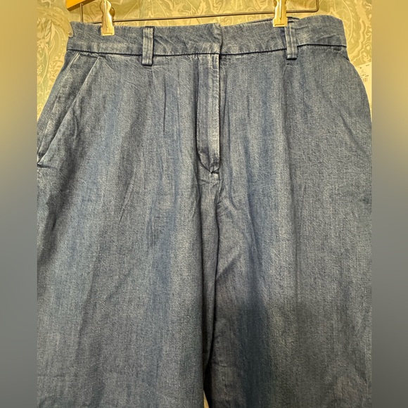 Old Navy Wide Leg Adjustable Waist Jeans - Picture 2 of 9
